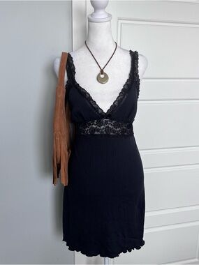 Vanity Fair Black Ribbed Lace-Edged Slip